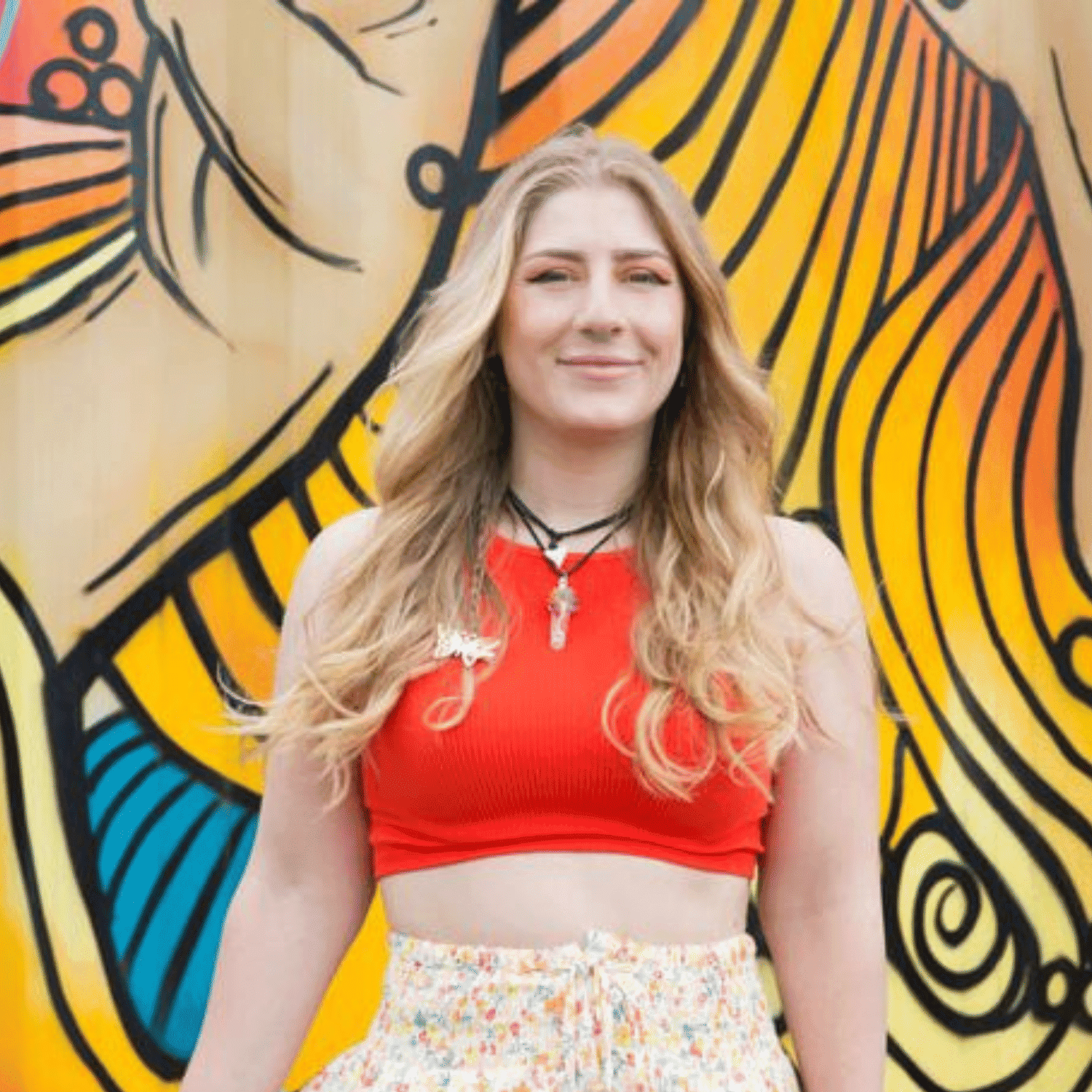 Portrait of Jenna Ray D'Orazio, a professional stylist at HairLab, showcasing their expertise and style.